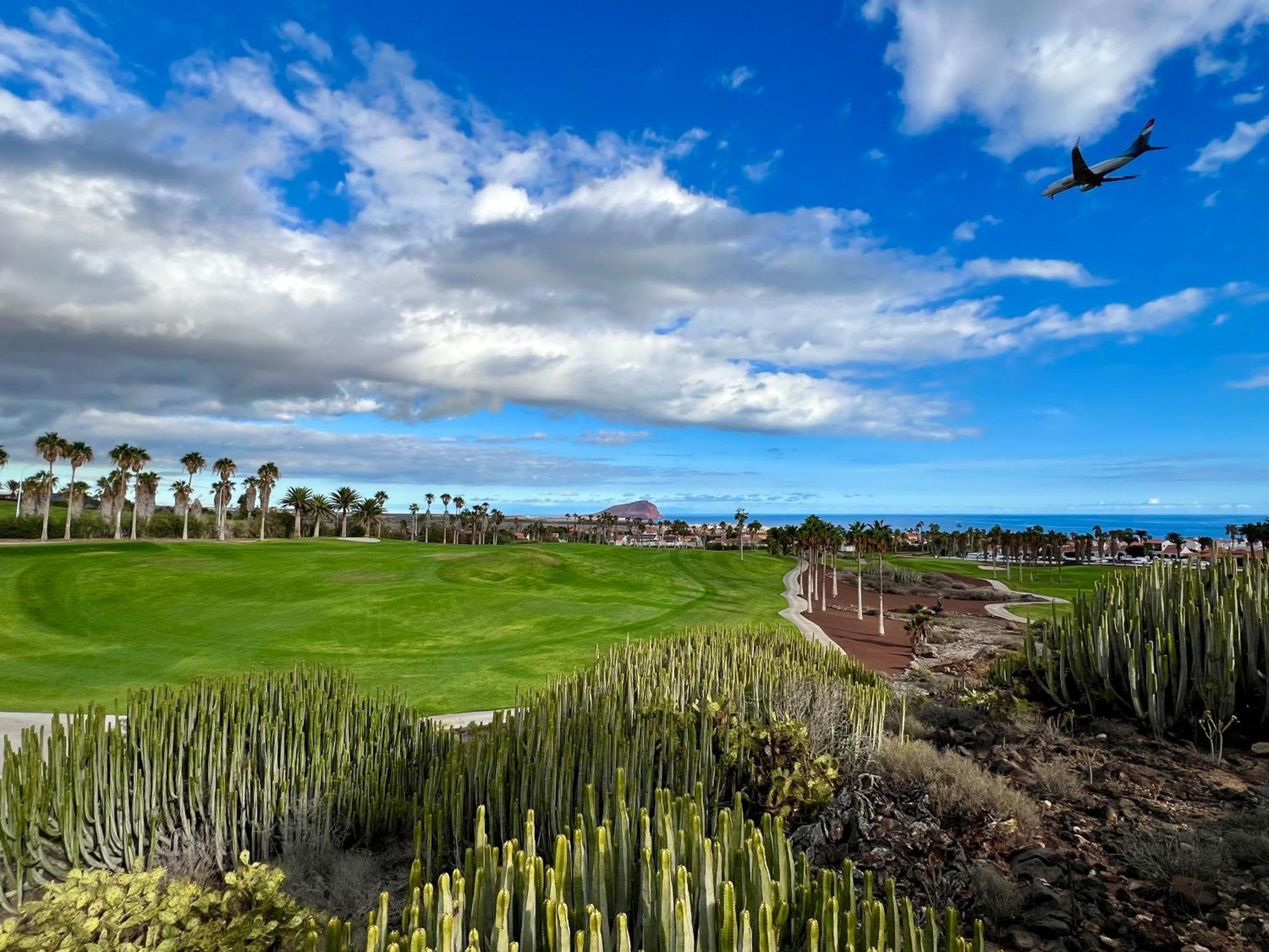 Air Conditioning, Private Parking And Fully Equipped Kitchen In Hotel Room In Golf Del Sur, Tenerife San Miguel de Abona Esterno foto